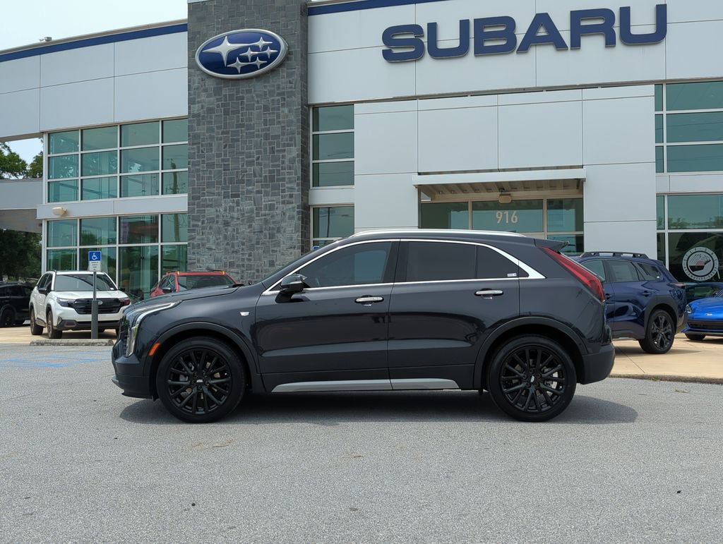 Used 2022 Cadillac XT4 Premium Luxury w/ Enhanced Visibility Package FWD image 4