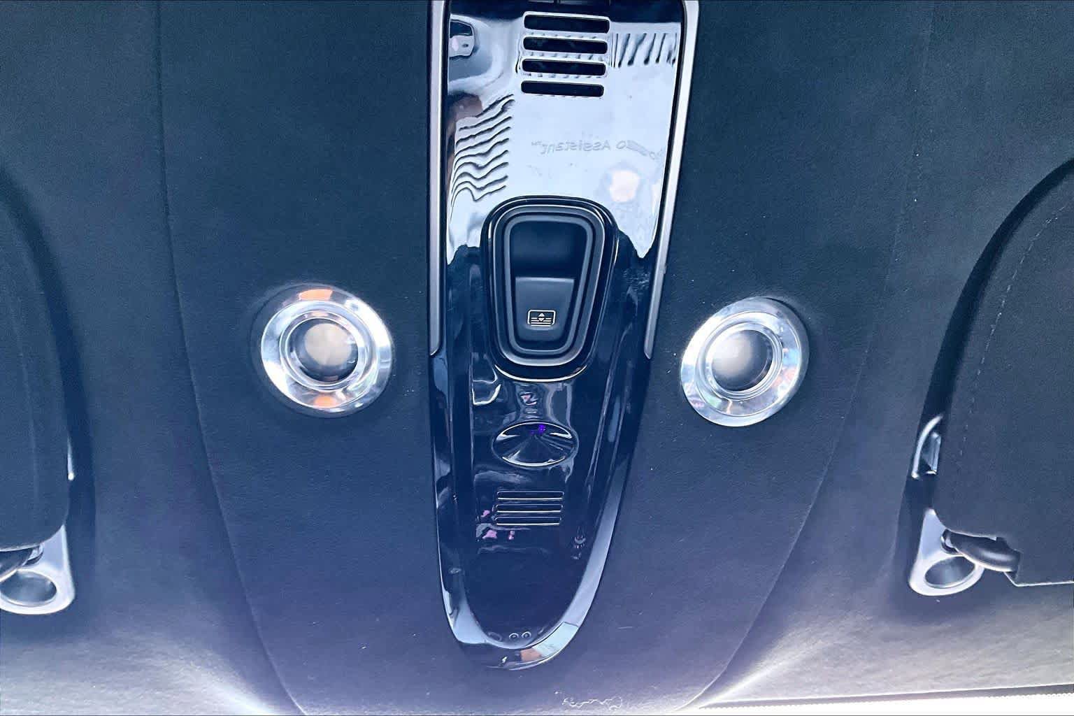 Used 2021 Aston Martin DBX AWD/4WD image 28