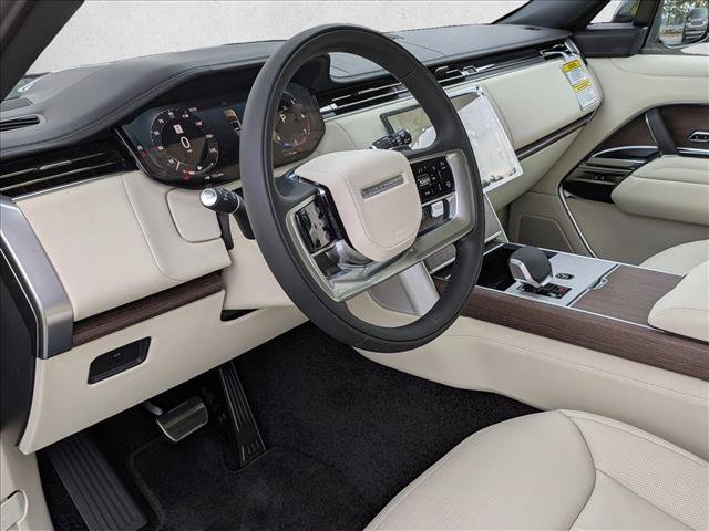 New 2026 Land Rover Range Rover Long Wheelbase SE AWD/4WD image 3
