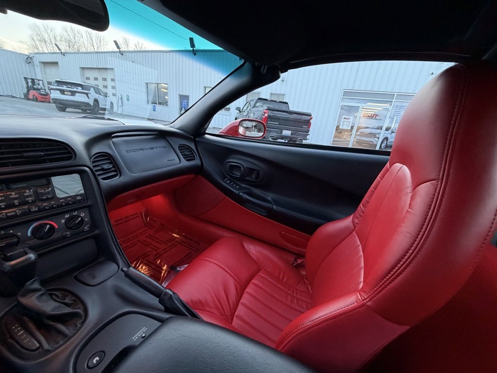 Used 2000 Chevrolet Corvette Coupe image 27