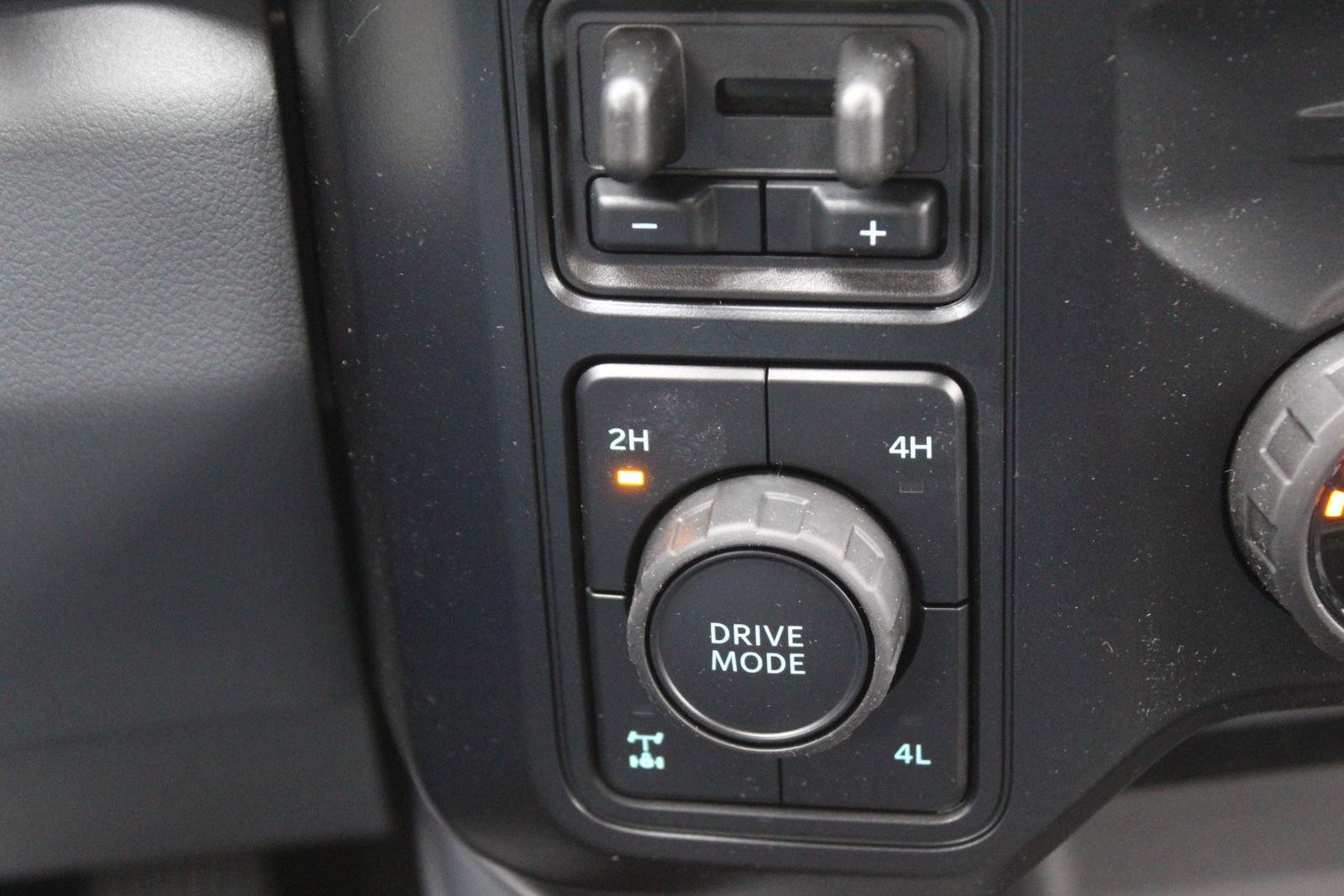 New 2026 Ford F350 XLT w/ FX4 Off-Road Package image 29