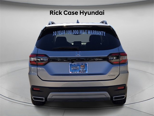 Used 2023 Honda Pilot Touring image 6