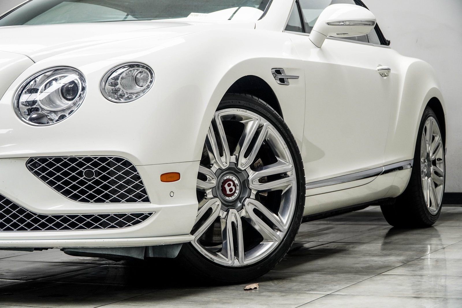 Used 2017 Bentley Continental GT image 3