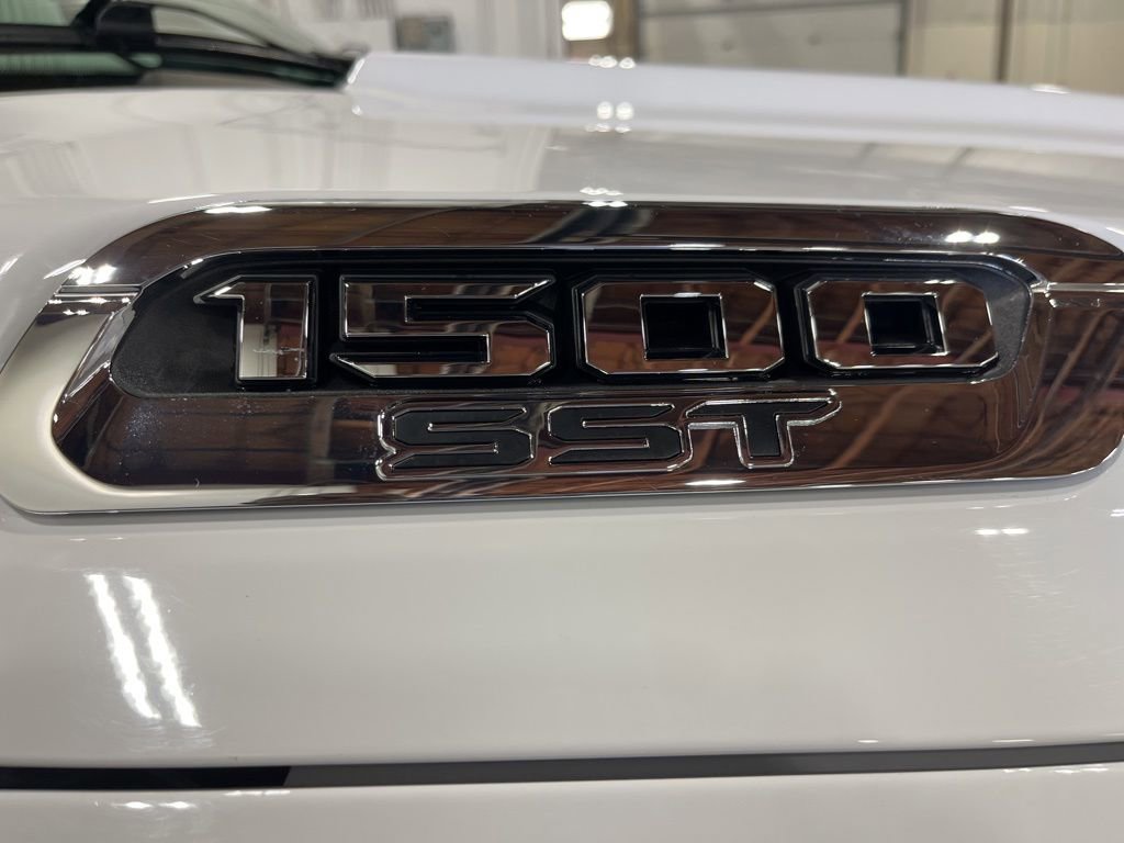 Used 2025 RAM 1500 Laramie image 10