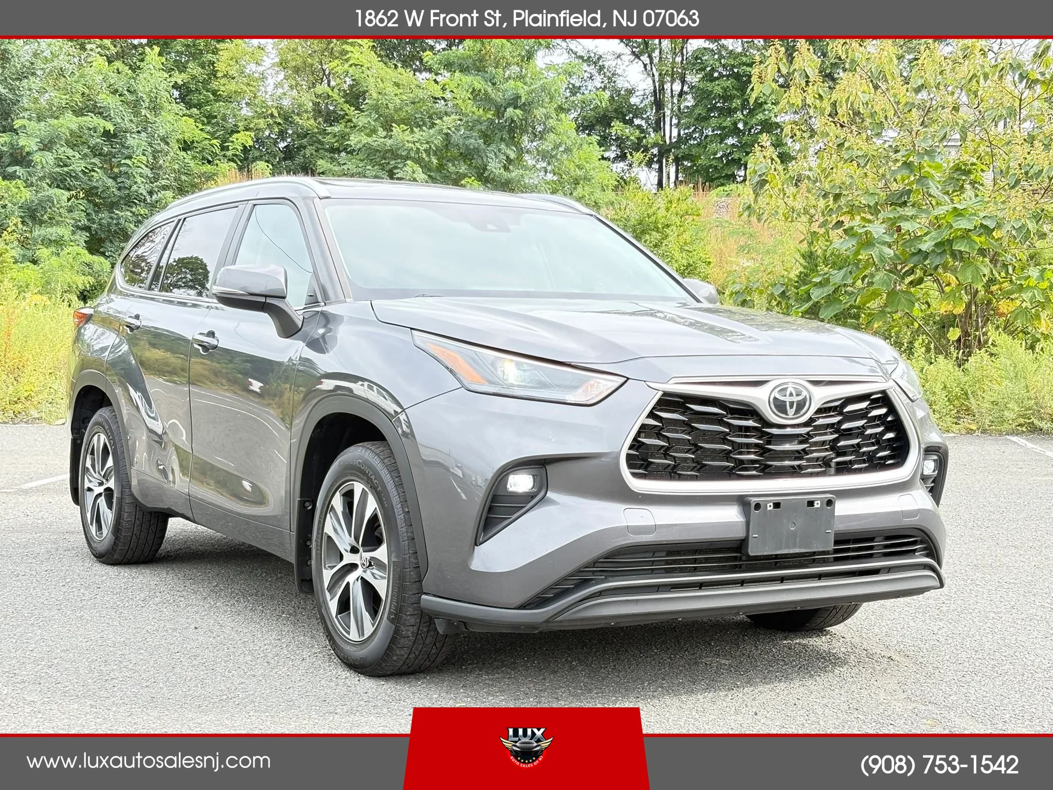 Used 2023 Toyota Highlander XLE AWD/4WD image 4