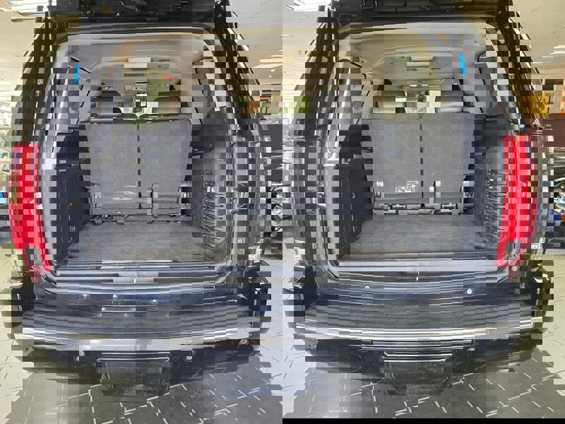 Used 2011 Cadillac Escalade ESV Luxury image 26