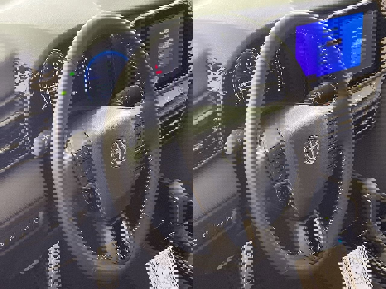 New 2026 Toyota Camry Hybrid image 13