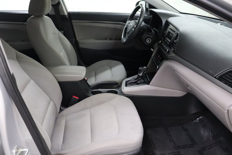 Used 2017 Hyundai Elantra SE FWD image 20