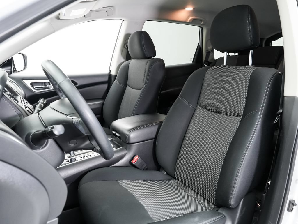 Used 2019 Nissan Pathfinder SV AWD/4WD image 5