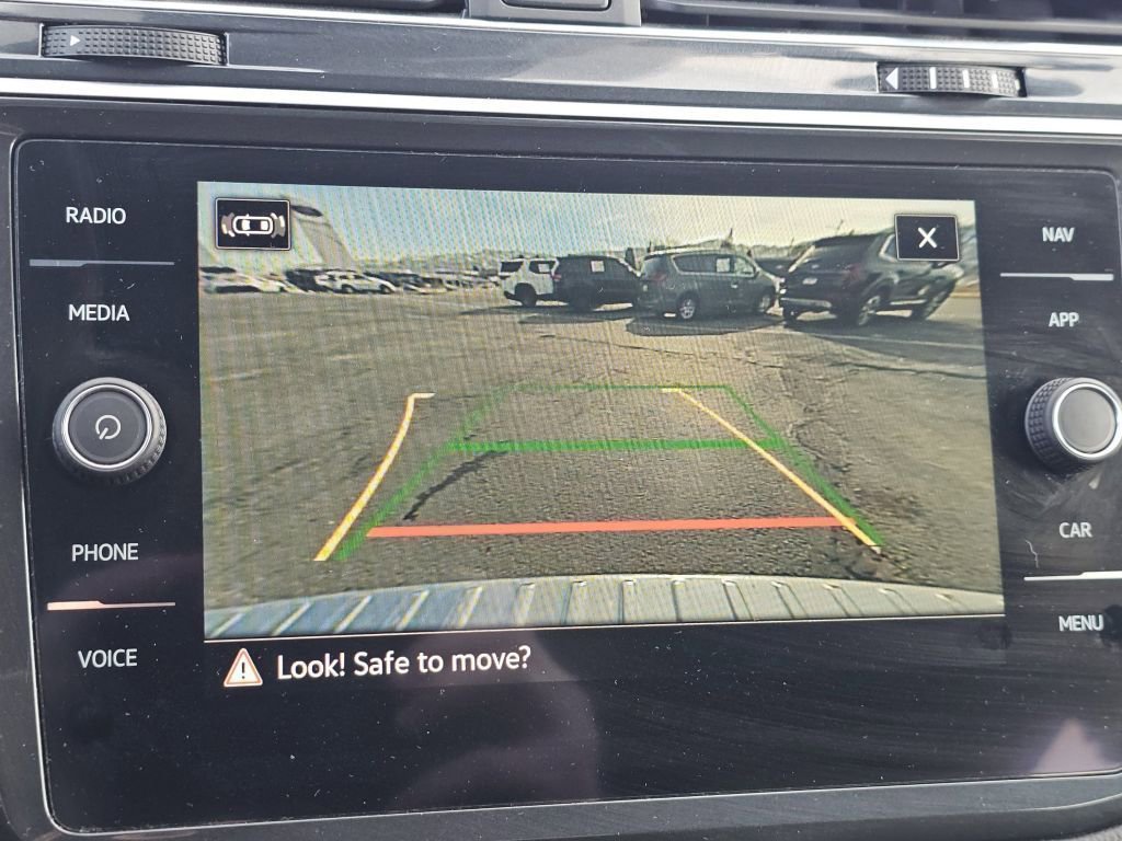 Used 2022 Volkswagen Tiguan SEL R-Line image 12