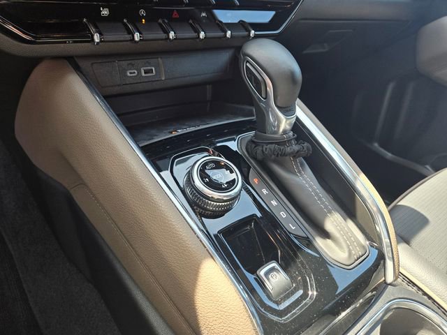 Used 2025 GMC Canyon Denali AWD/4WD image 18