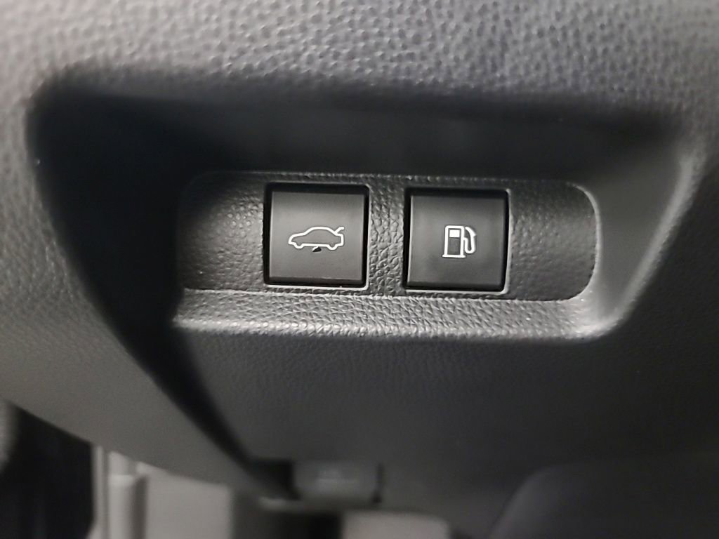 Used 2025 Toyota Crown XLE AWD/4WD image 26