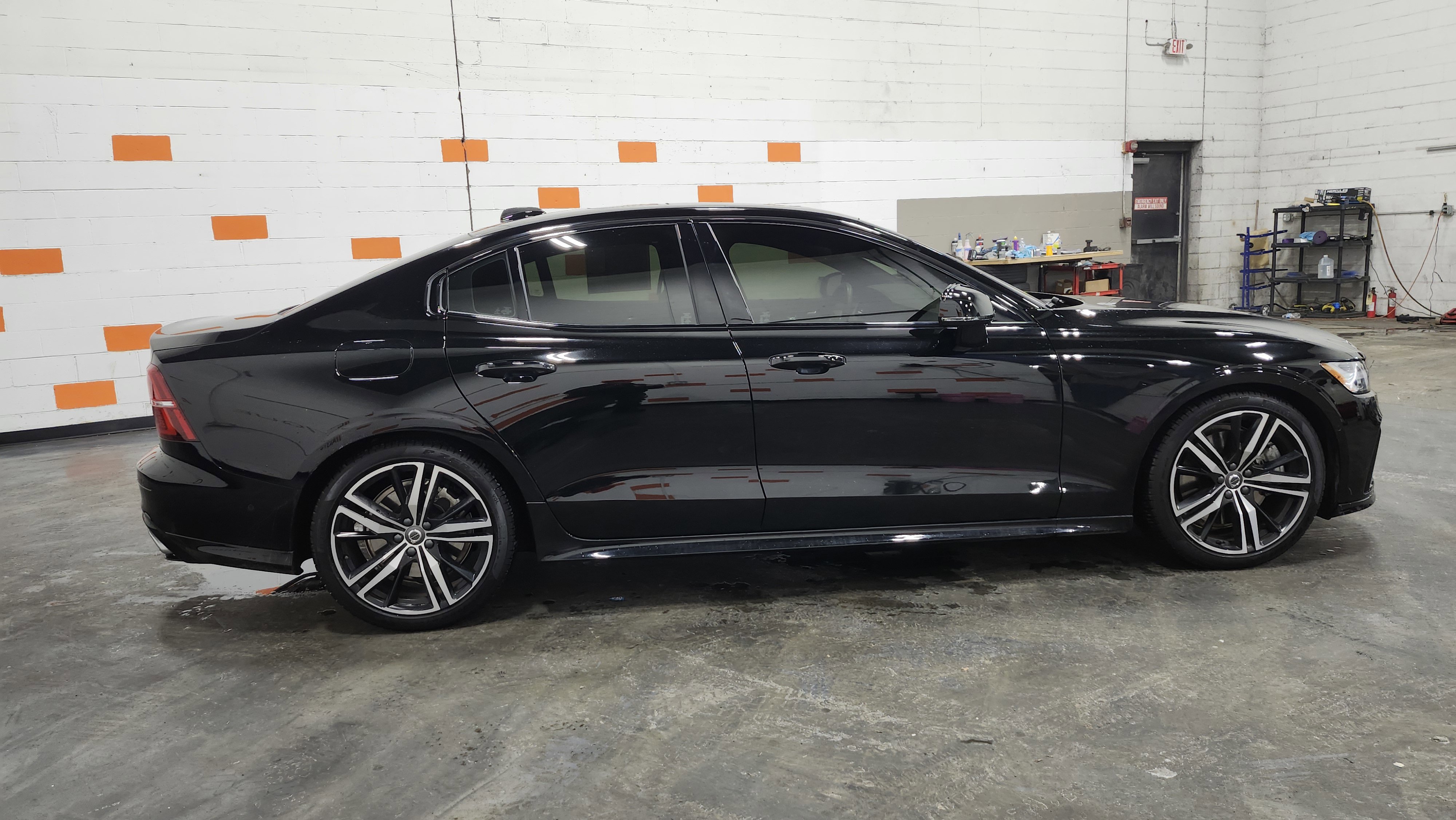 Used 2020 Volvo S60 T6 R-Design image 19