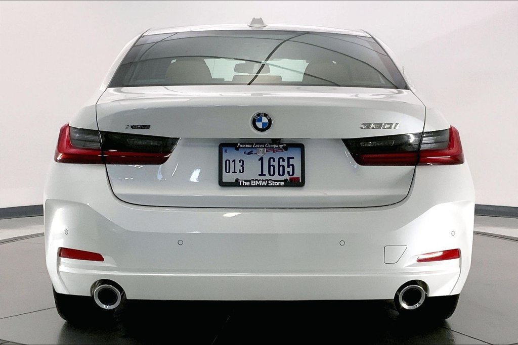 New 2026 BMW 330i xDrive Sedan w/ Premium Package AWD/4WD image 3