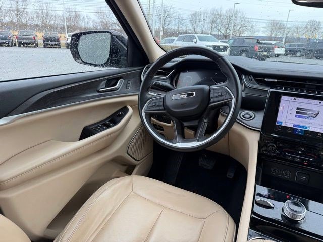 Used 2022 Jeep Grand Cherokee L Limited image 3