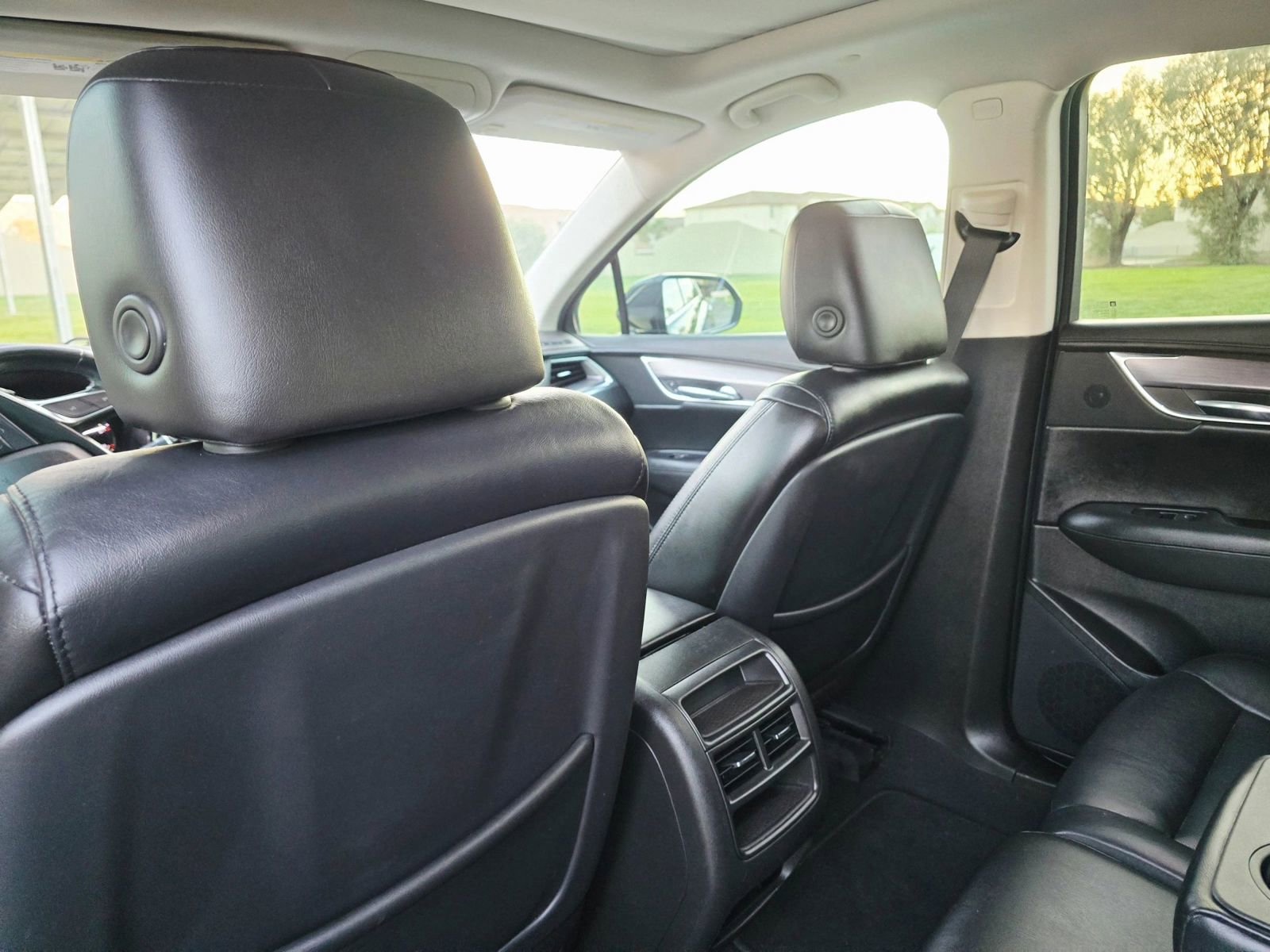 Used 2017 Cadillac XT5 Luxury w/ Driver Awareness Package image 40