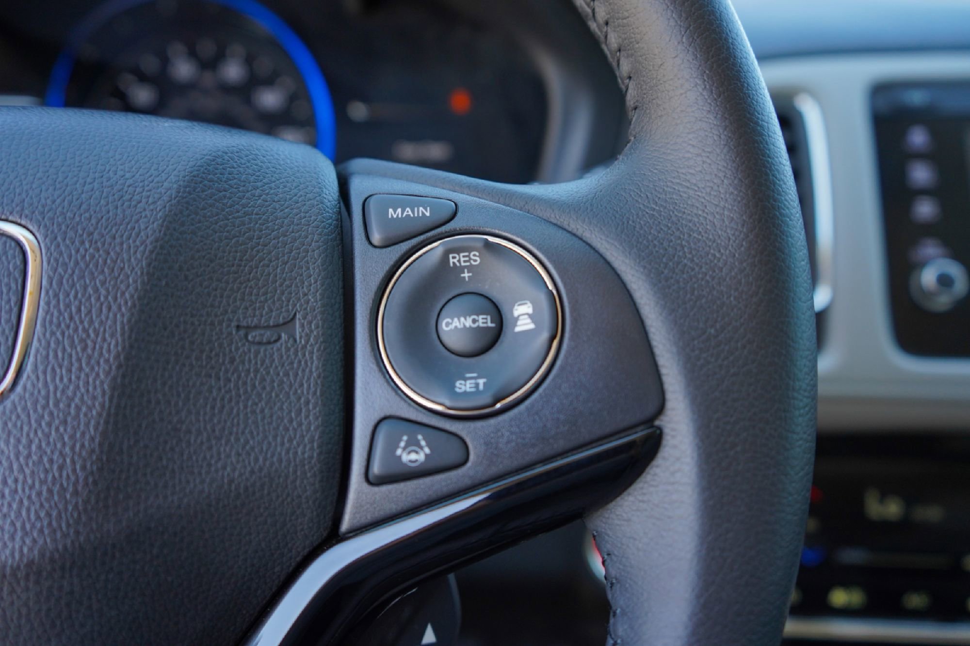 Used 2020 Honda HR-V Touring image 11