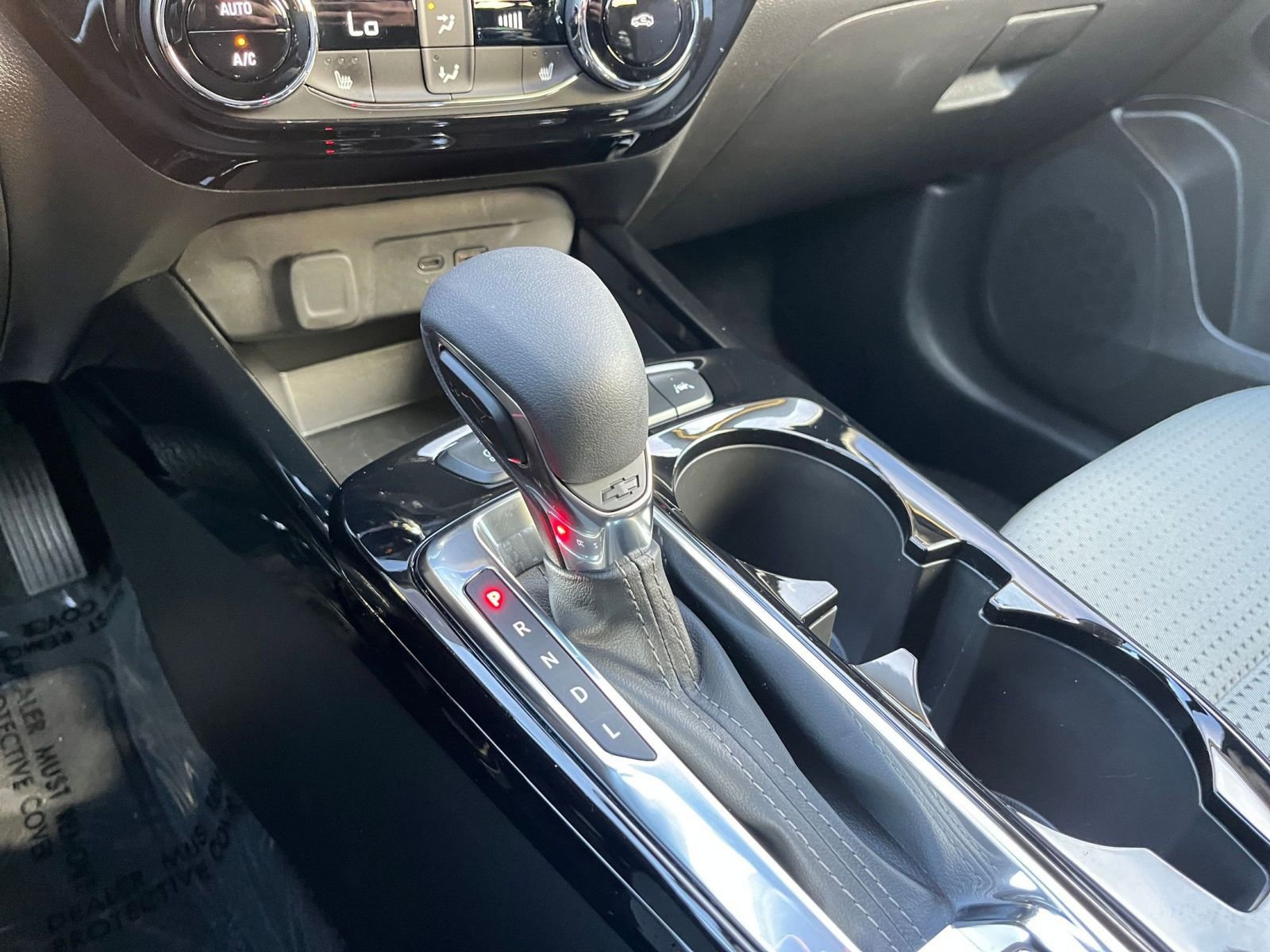 Used 2025 Chevrolet Trax LT w/ LT Convenience Package image 39