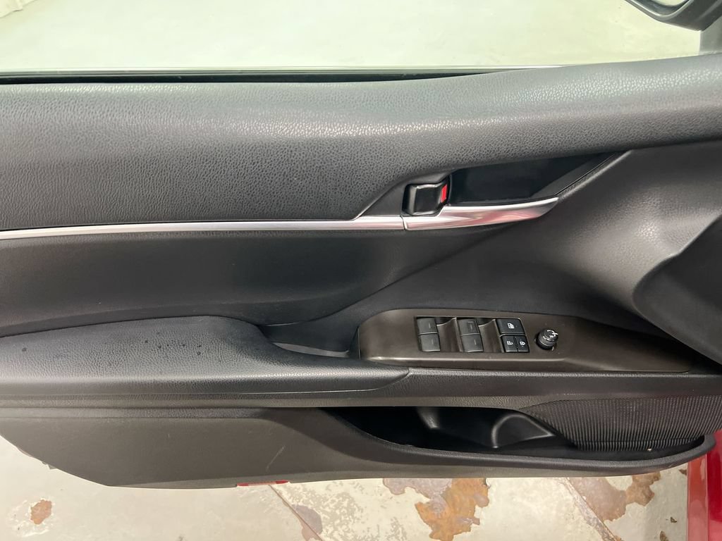 Used 2021 Toyota Camry LE FWD image 20