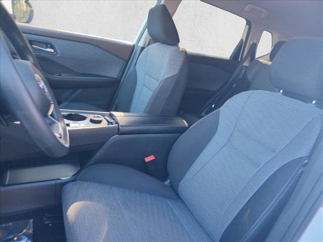 Used 2023 Nissan Rogue SV image 15