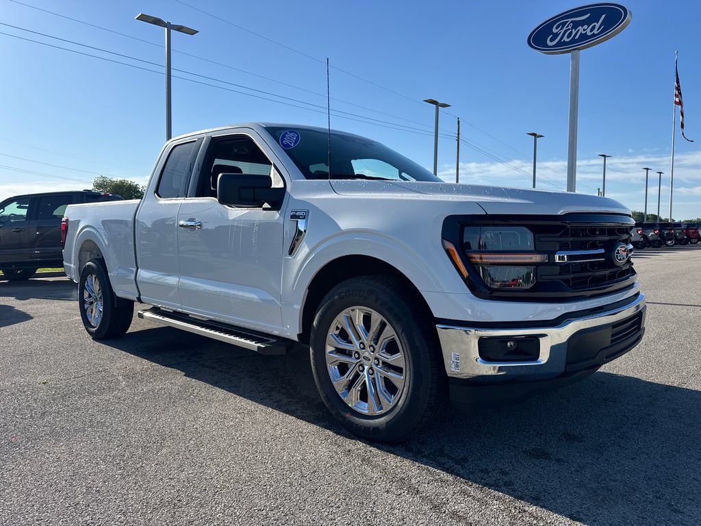 New 2026 Ford F150 XLT w/ XLT Chrome Appearance Package RWD image 8