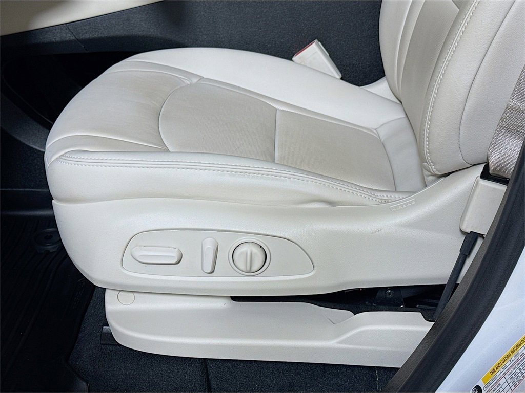 Certified 2024 Buick Enclave Essence image 16