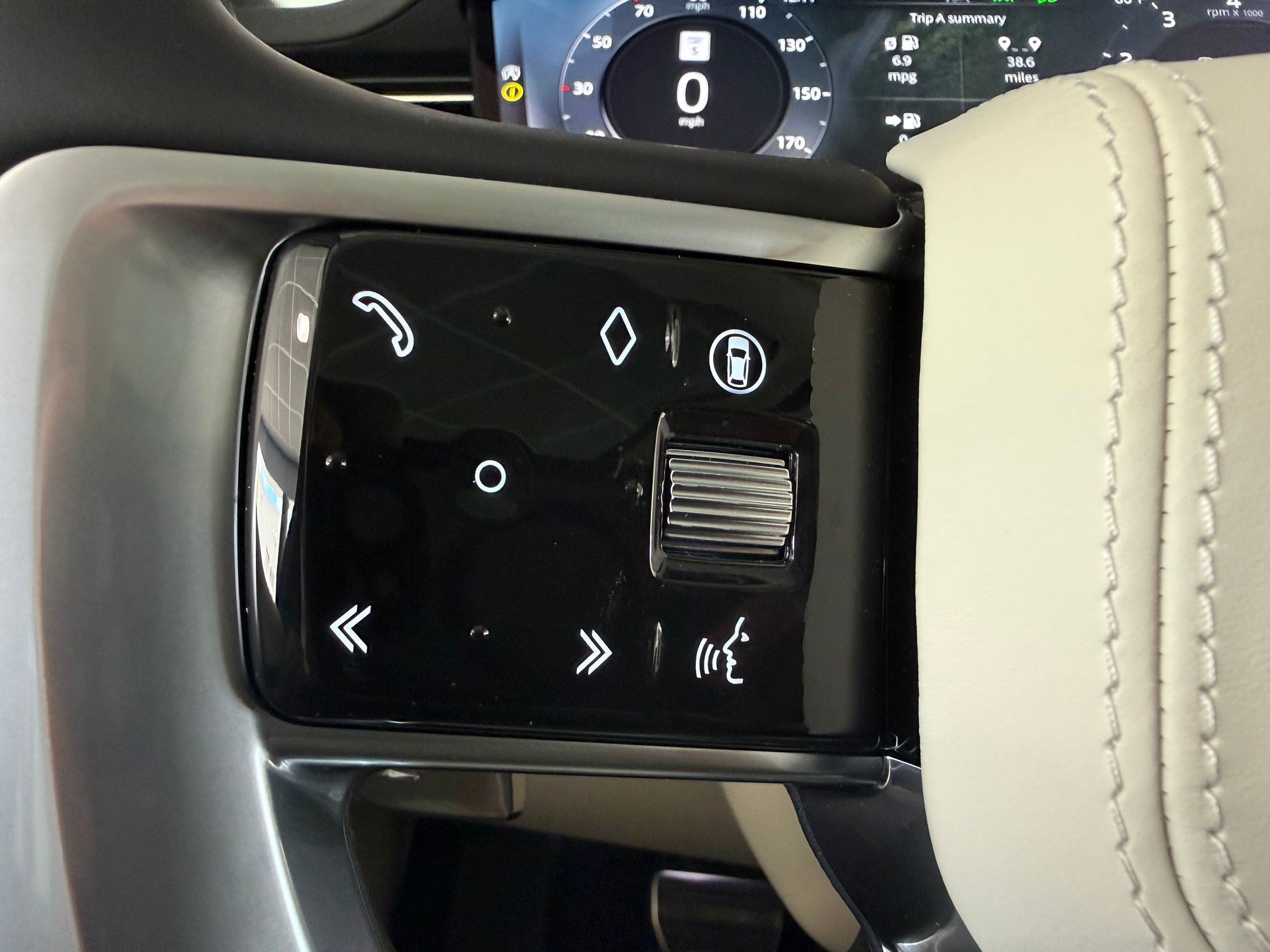New 2026 Land Rover Range Rover SE AWD/4WD image 15