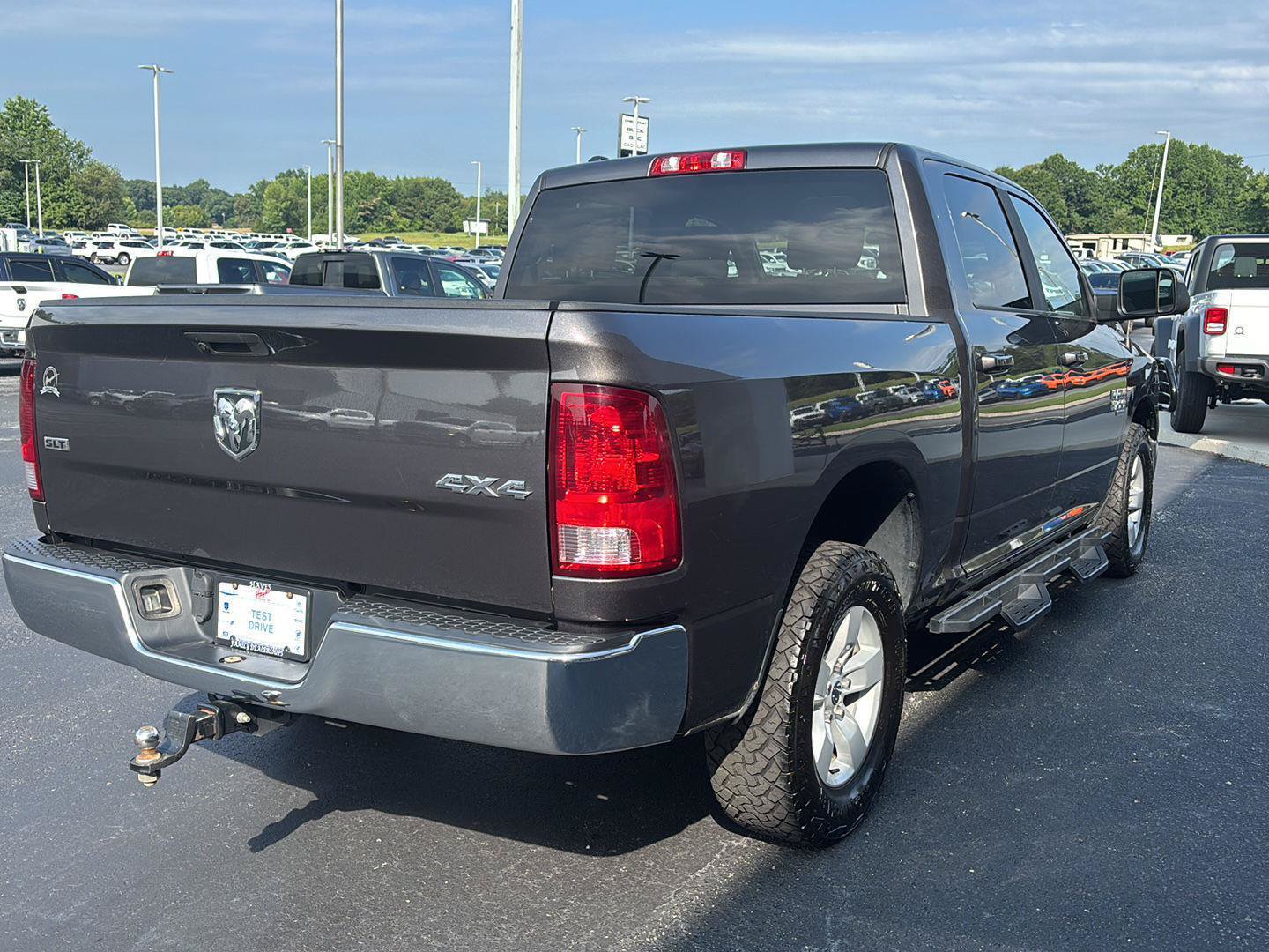 Used 2021 RAM 1500 Classic SLT AWD/4WD image 6