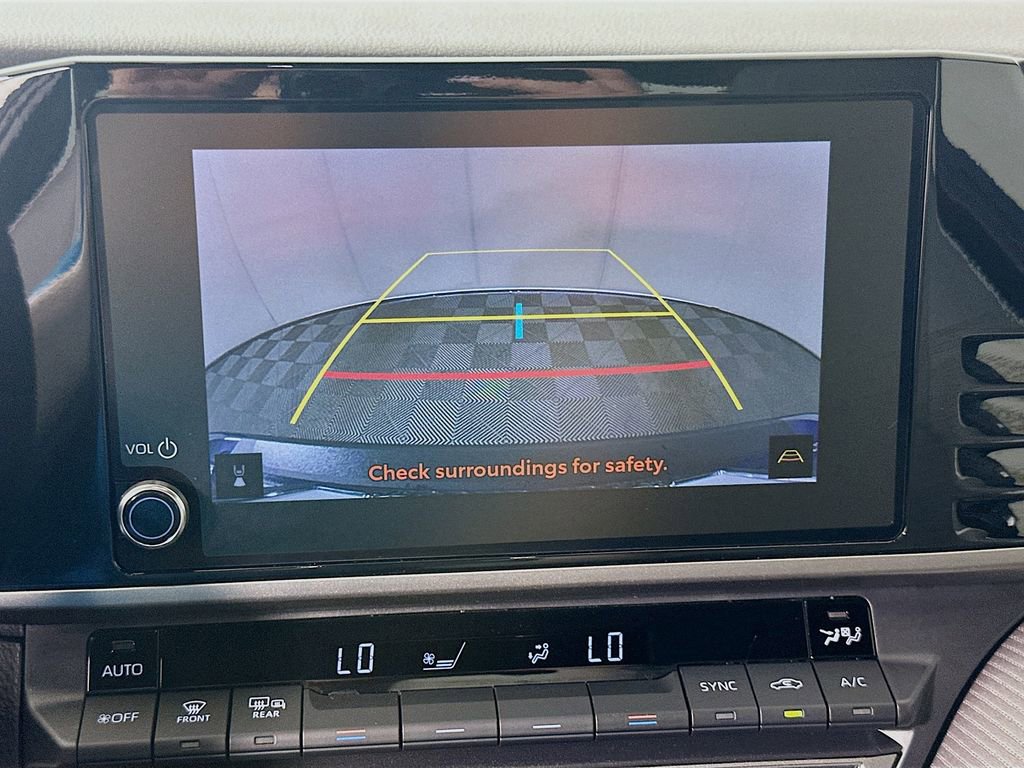 Used 2025 Toyota Camry SE w/ Convenience Package image 14