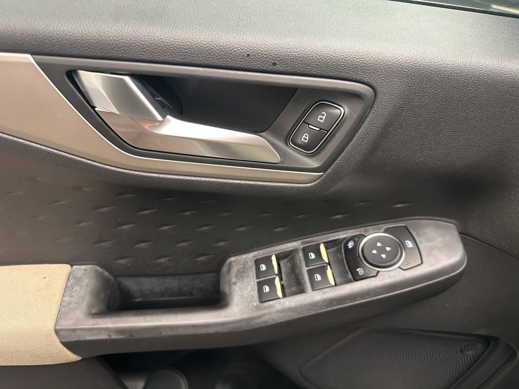 Used 2020 Ford Escape SE Sport image 23