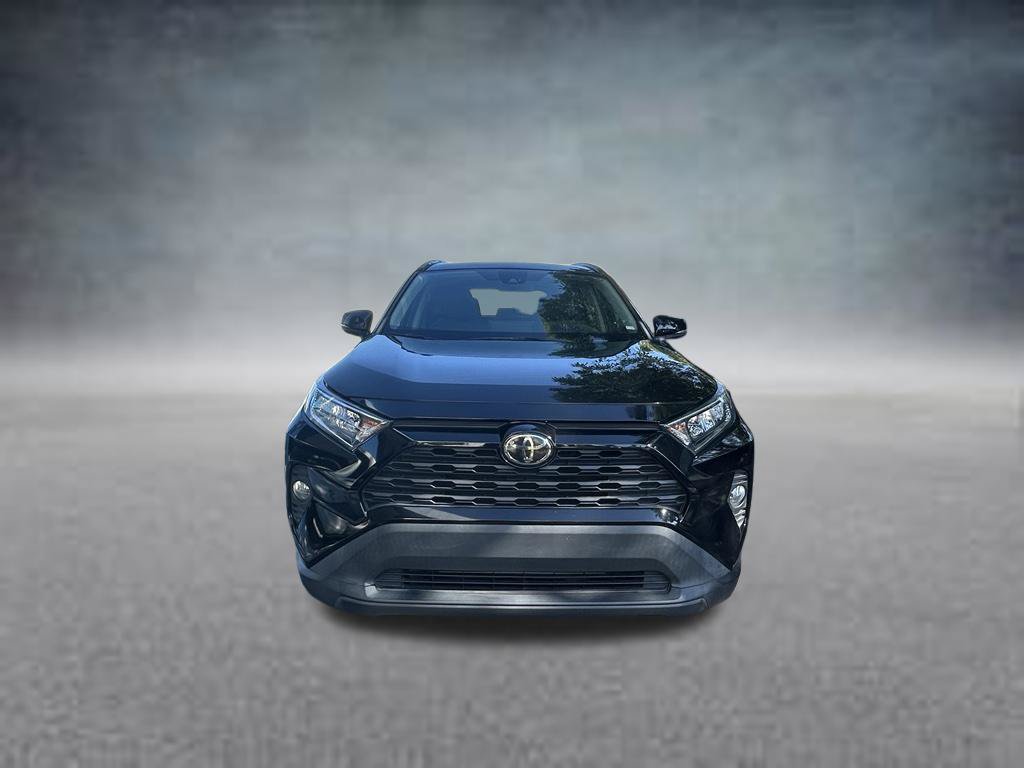 Used 2021 Toyota RAV4 XLE w/ Convenience Package FWD image 2