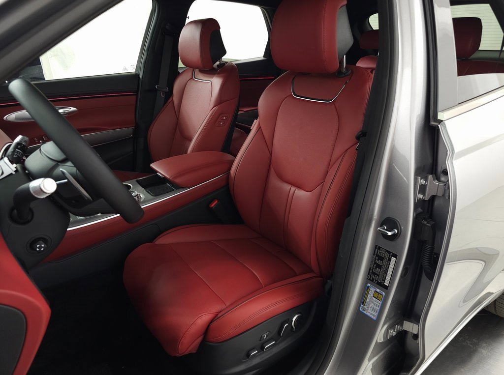 Used 2026 Genesis GV70 3.5T Sport Advanced image 12