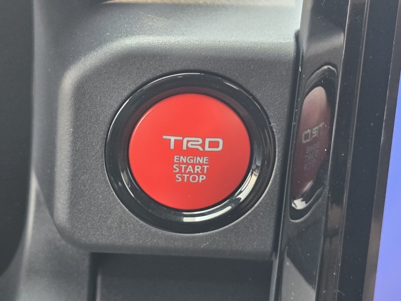 New 2026 Toyota 4Runner TRD Off-Road Premium AWD/4WD image 31