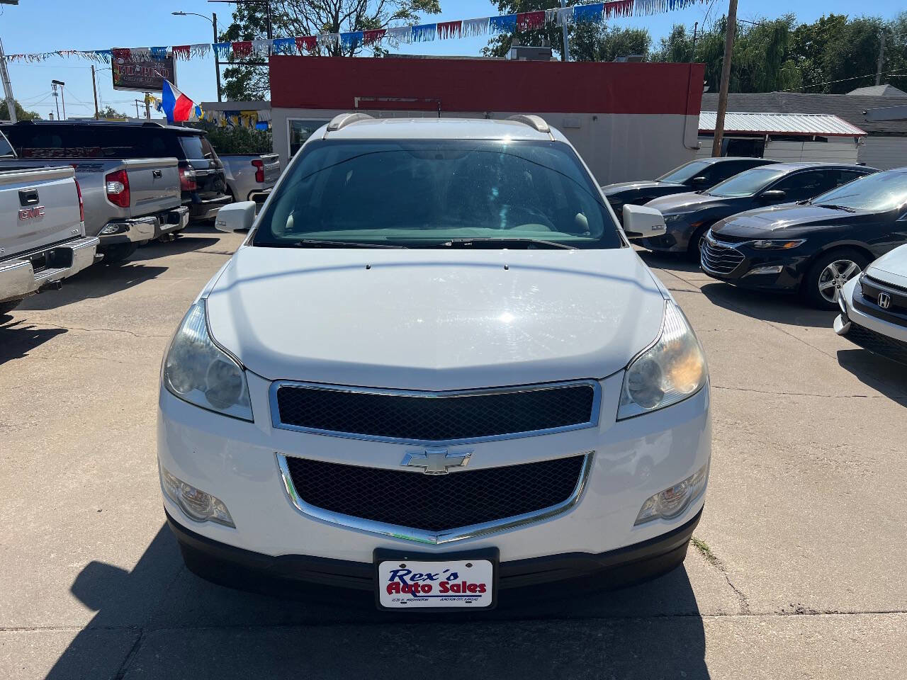 Used 2011 Chevrolet Traverse LT image 3