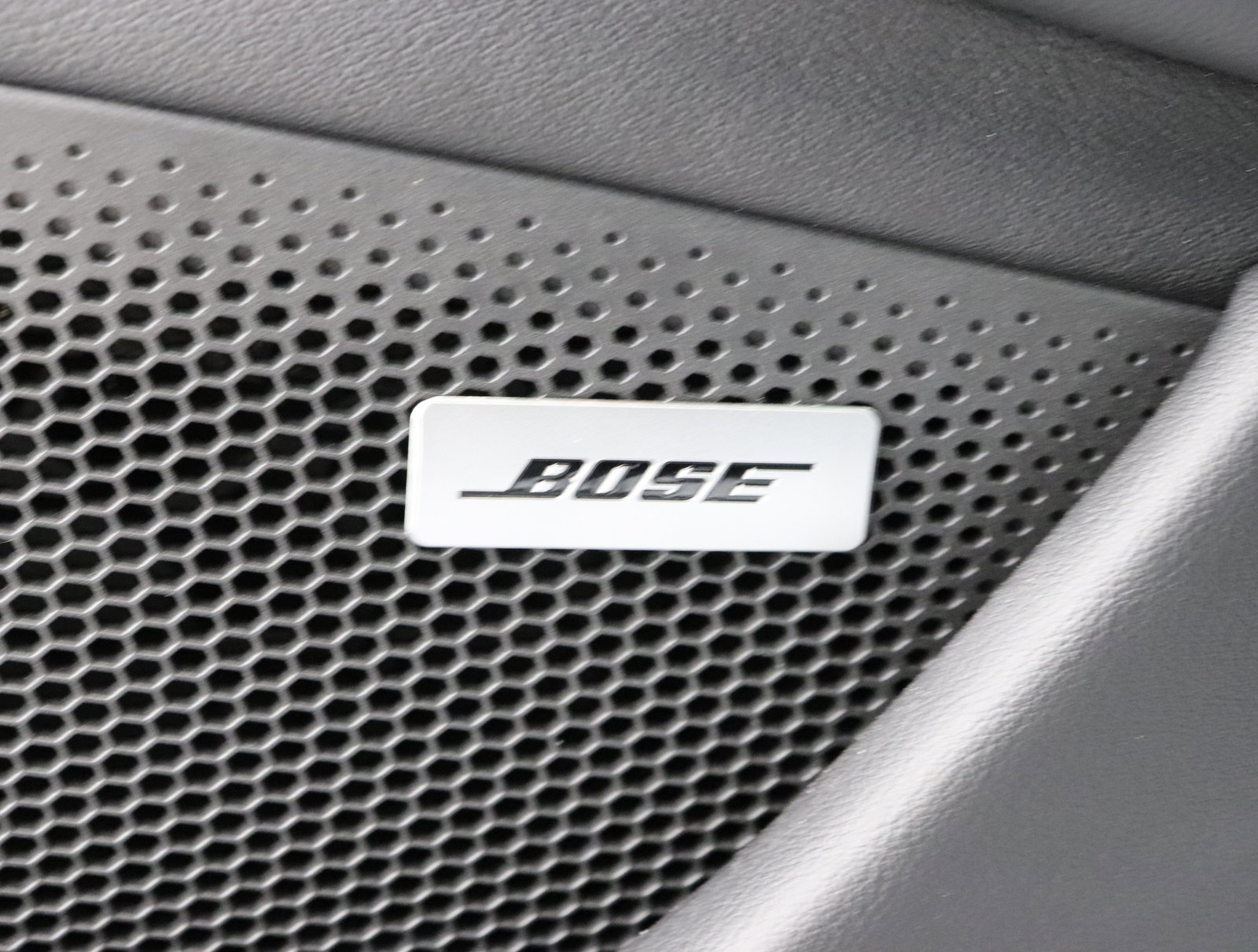 Used 2025 Porsche Taycan 4S image 28