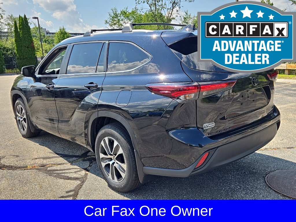 Used 2024 Toyota Highlander XLE AWD/4WD image 9