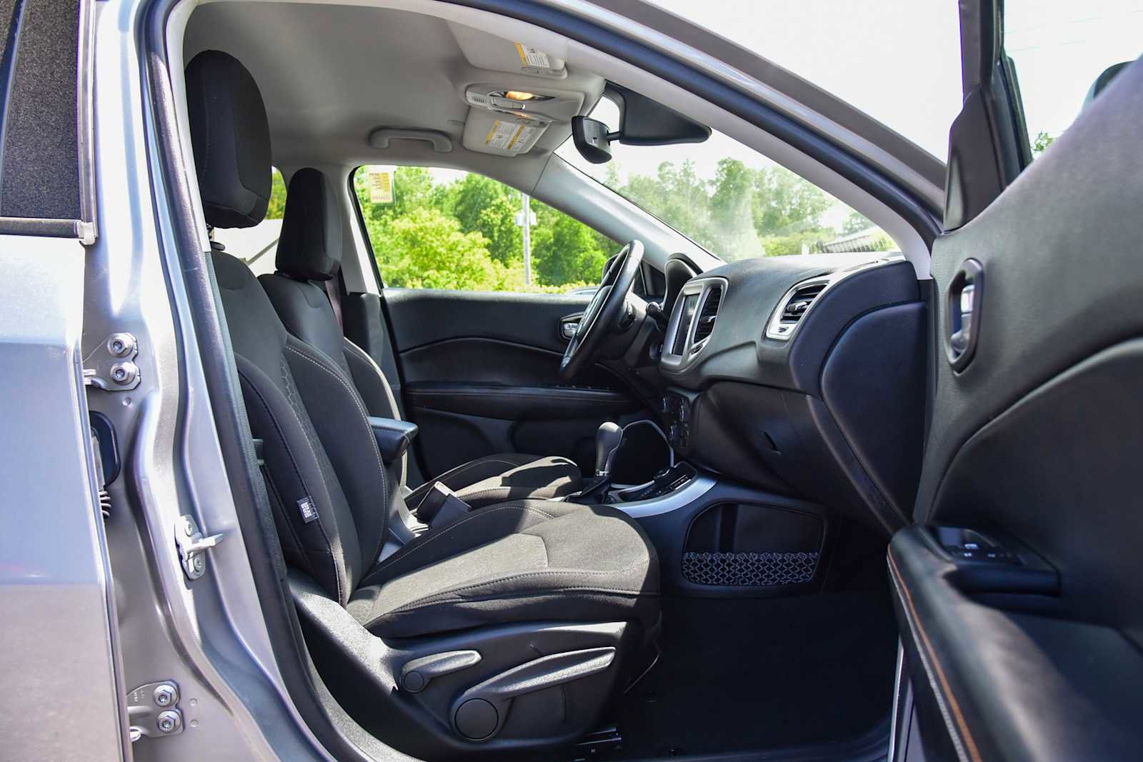 Used 2020 Jeep Compass Sport AWD/4WD image 9