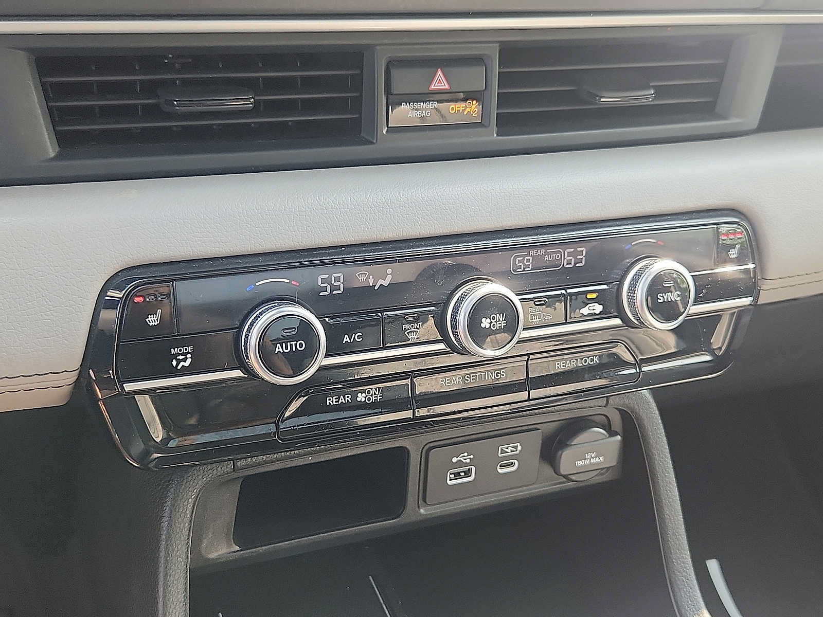 Used 2024 Honda Pilot Touring image 15