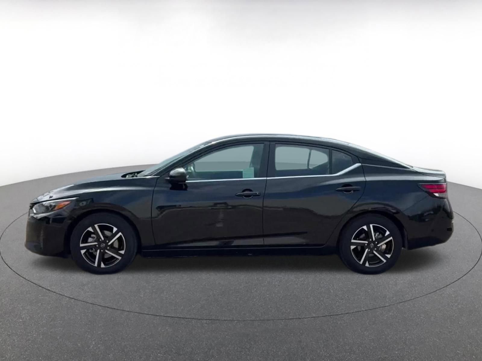 Used 2025 Nissan Sentra SV FWD image 9