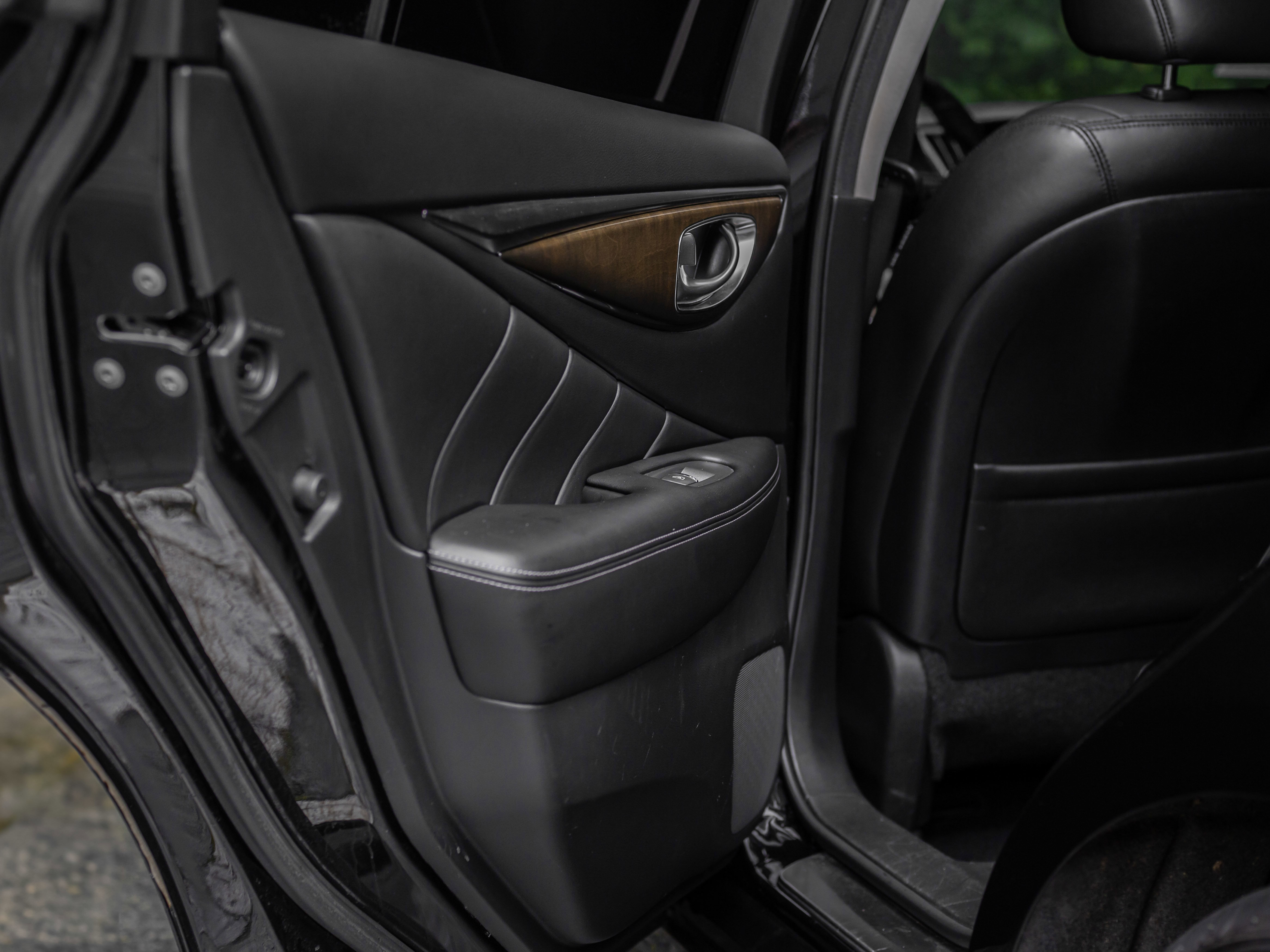 Used 2019 INFINITI Q50 Luxe w/ Essential Package (3.0T Luxe) image 18