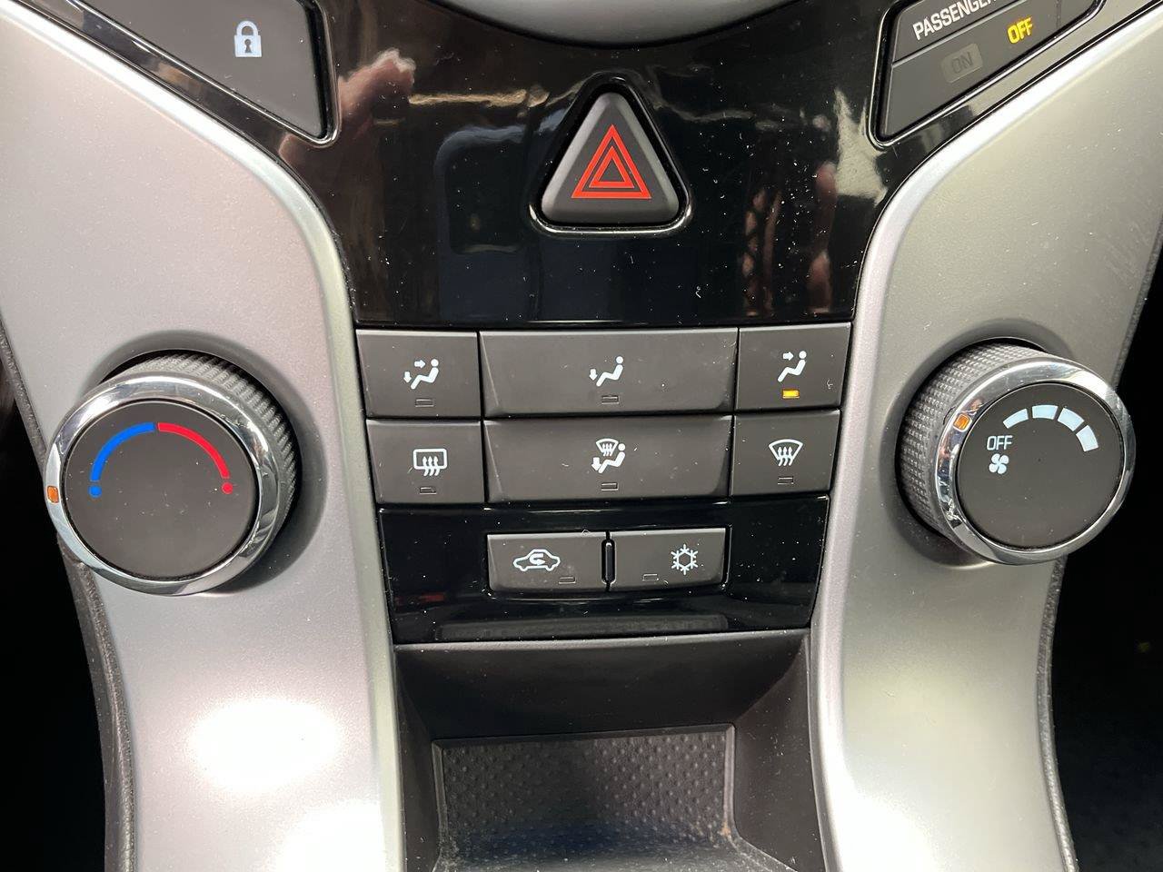 Used 2011 Chevrolet Cruze LT FWD image 15