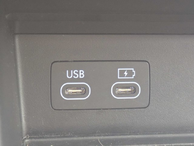 Used 2025 Genesis GV80 2.5T Standard AWD/4WD image 32