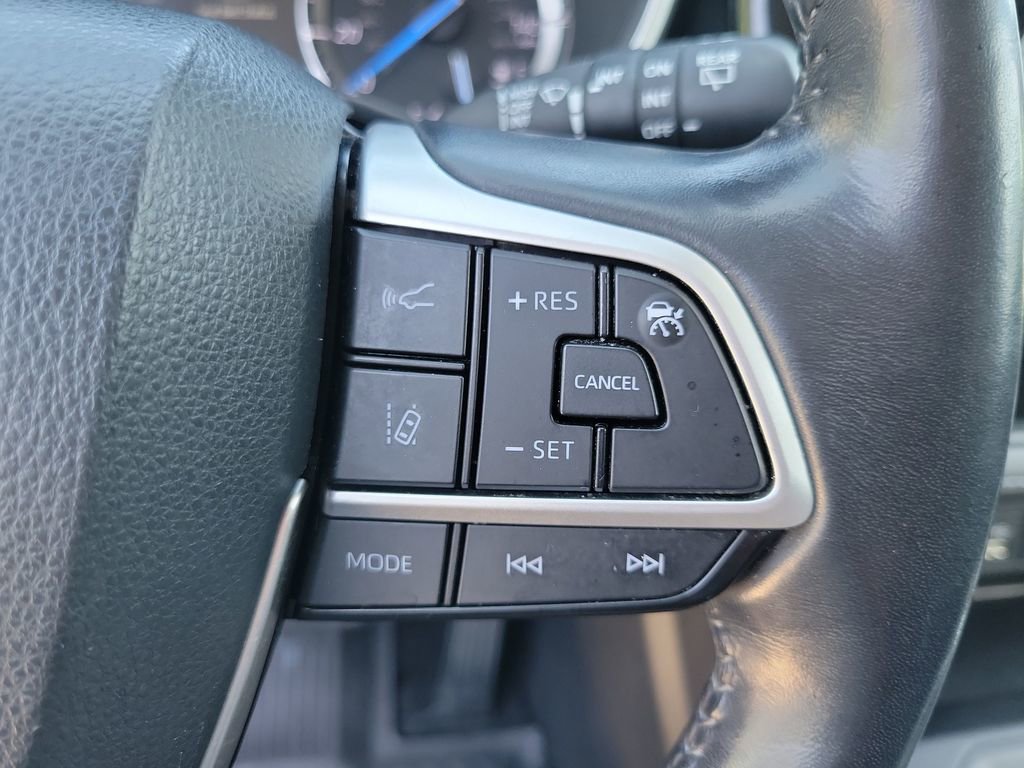 Used 2022 Toyota Highlander XLE image 27