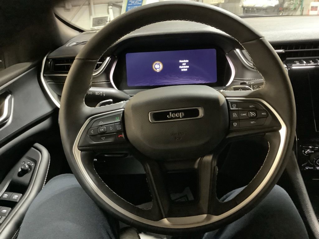 Used 2023 Jeep Grand Cherokee Altitude image 22