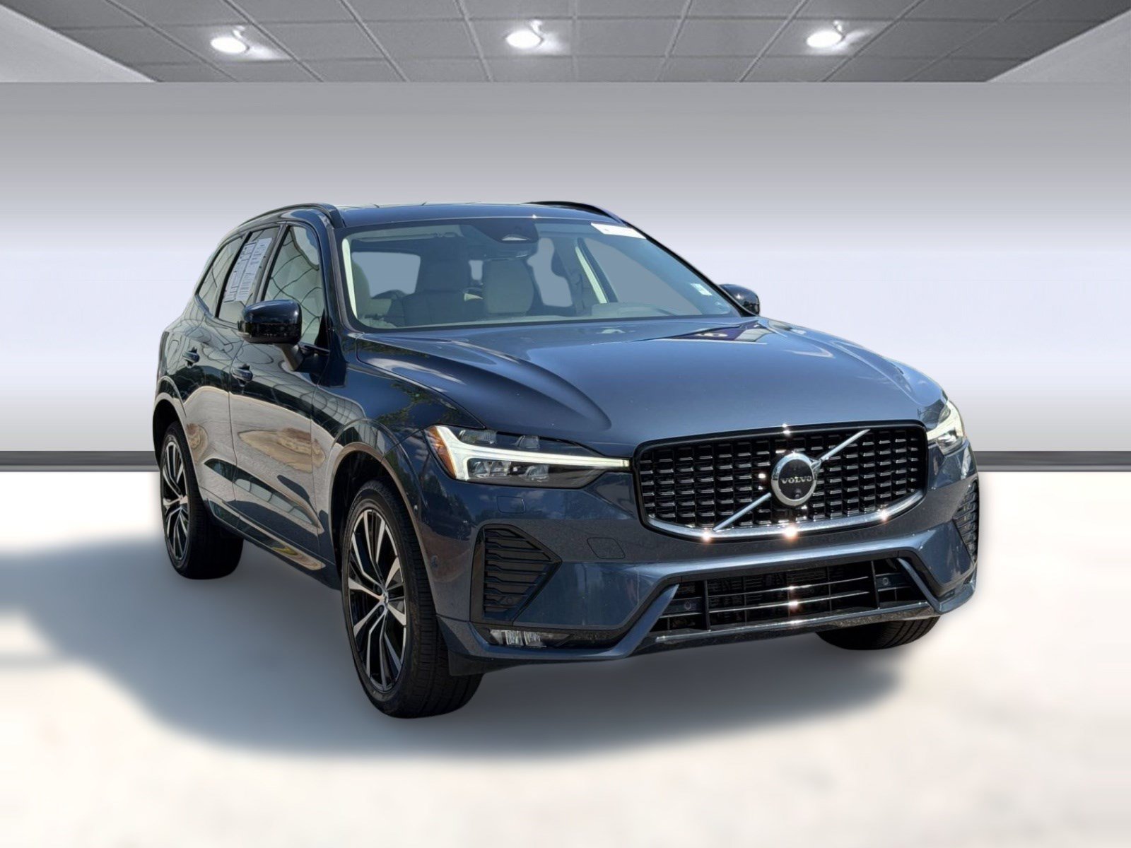 Used 2024 Volvo XC60 B5 Plus w/ Climate Package AWD/4WD image 7