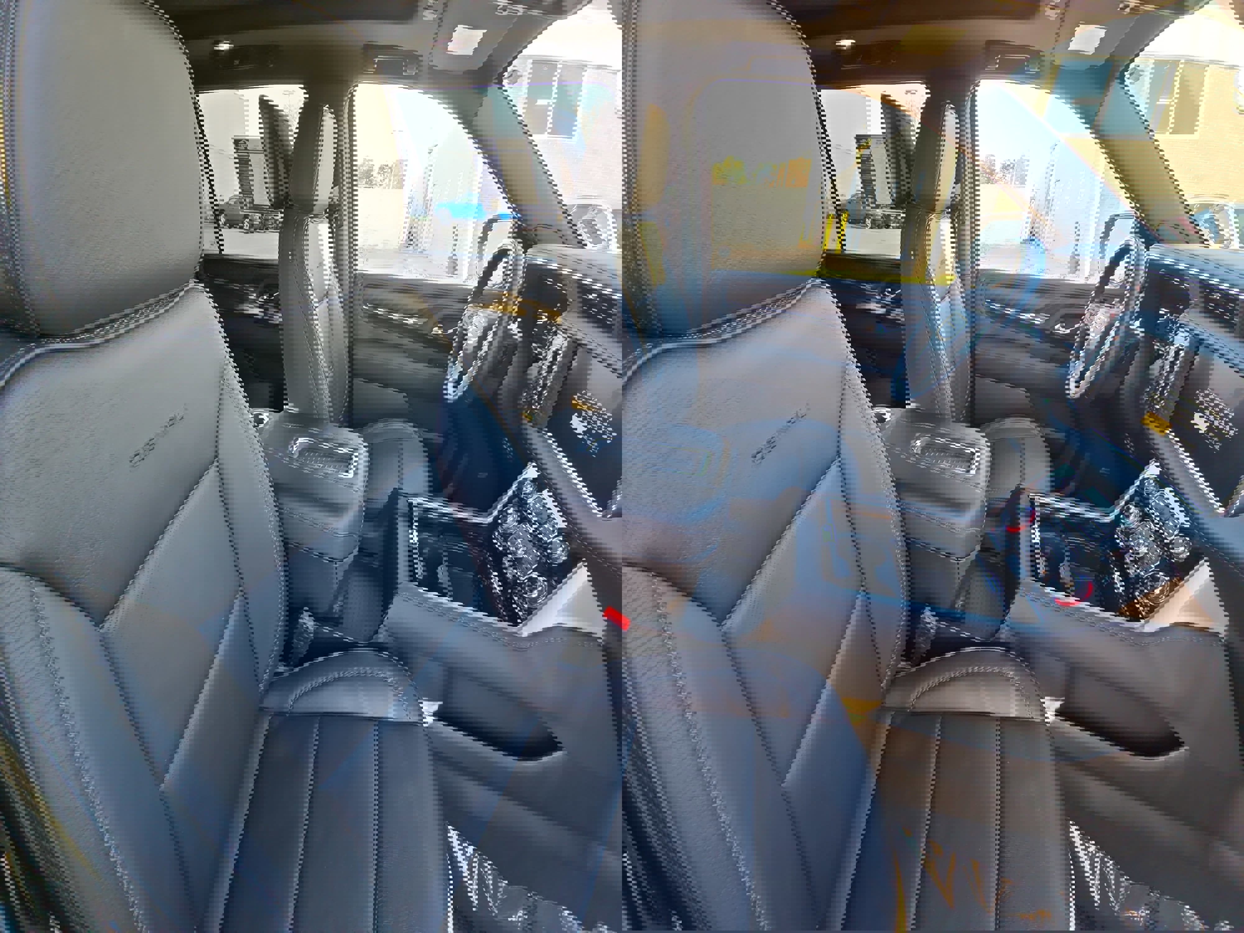 Used 2023 GMC Yukon XL Denali w/ Denali Reserve Package image 10