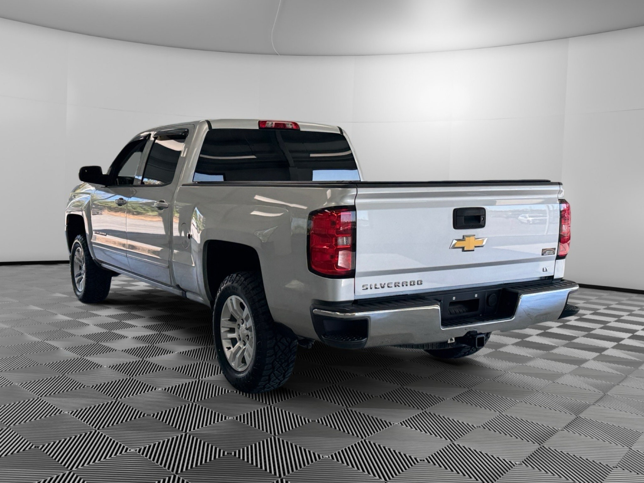 Used 2017 Chevrolet Silverado 1500 LT w/ All Star Edition AWD/4WD image 6