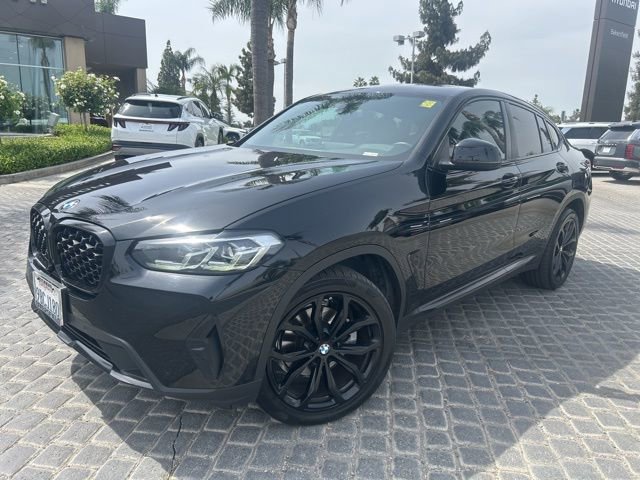 Used 2022 BMW X4 xDrive30i w/ Convenience Package image 2