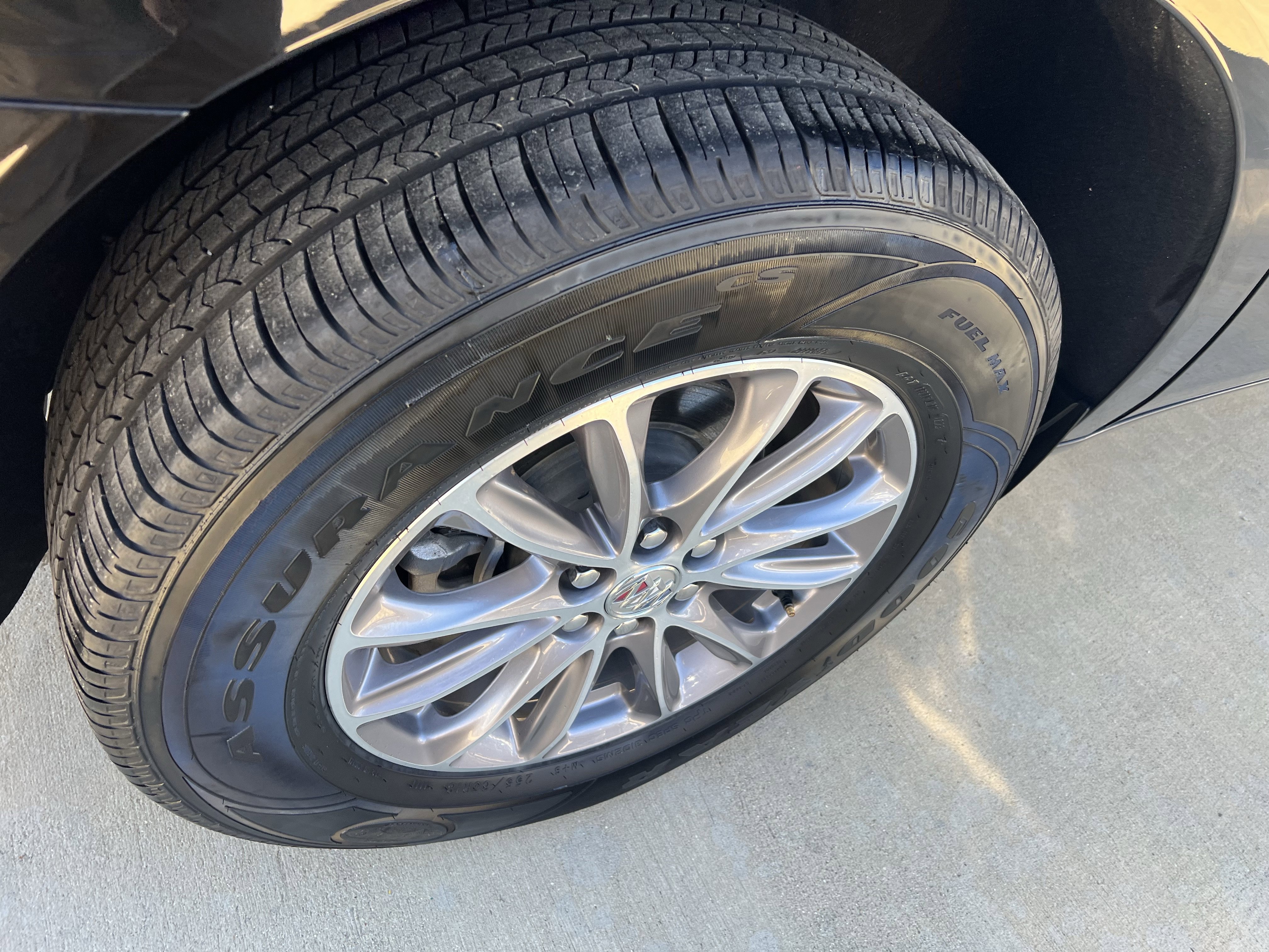 Used 2024 Buick Enclave Premium image 8