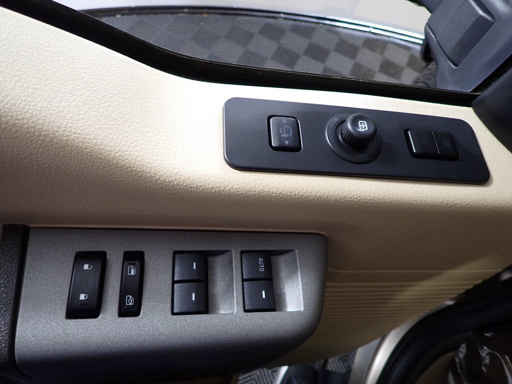 Used 2011 Ford F350 Lariat w/ Lariat Interior Pkg AWD/4WD image 19